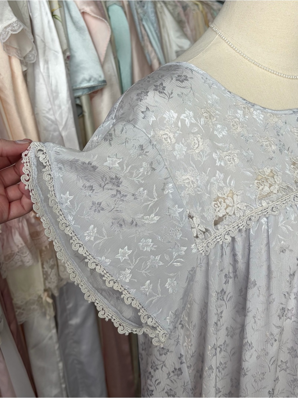 vintage oscar de la renta silvery blue floral jacquard nightgown lace trim